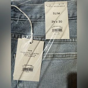 Free Assembly Light Medium Wash Slim Jean 34 x 30